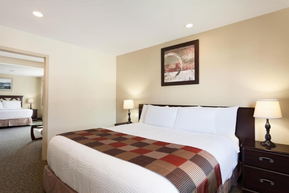 Days Inn by Wyndham Montreal East